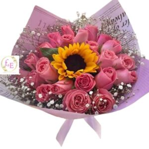 Ramo Estrella: 24 Rosas Rosadas y un Sol.