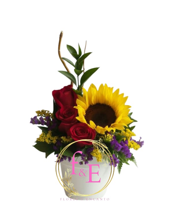 Arreglo Floral Media Luna Romántica.