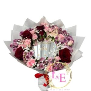 ramo de rosas y espejo