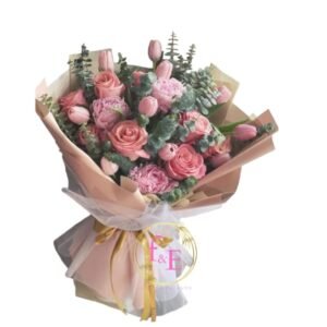 Ramo Encanto Floral de Peonías, Tulipanes y Rosas